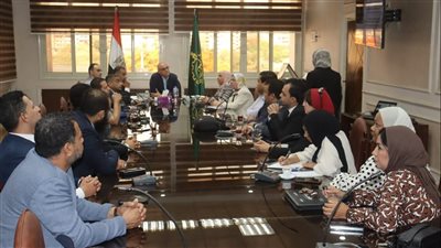 محافظ القليوبية يلتقي ممثلي مبادرة 