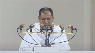 لحظة مؤثرة، خطيب عرفة يجهش بالبكاء أثناء الدعاء للفلسطينيين (فيديو)