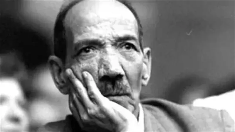 شاعر الشباب أحمد