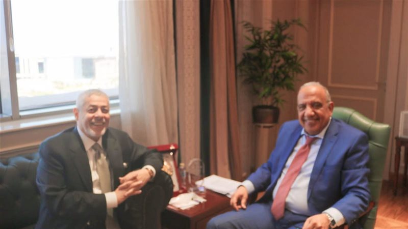 اجتماع وزير الكهرباء