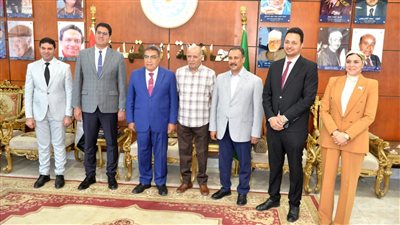 محافظ الدقهلية أثناء استقبال المهنئين بعيد الأضحى: مصر قادرة على تخطي أي تحديات