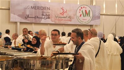 ندوات وعظ وحلقات أدعية بمخيمات الخمس نجوم في عرفات