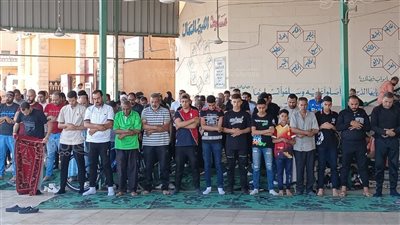 تشييع جنازة سيدة توفيت بسبب خطأ طبي خلال الولادة ببورسعيد