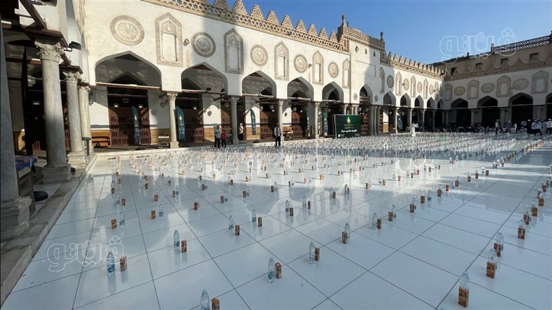 الأزهر يتزين لإفطار