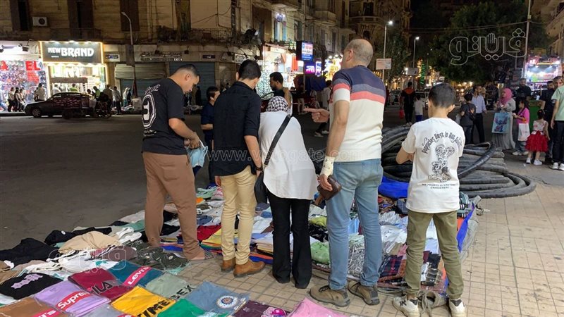 شراء ملابس العيد،