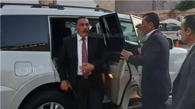 محافظ مطروح يصل إلى المسجد الكبير لأداء صلاة عيد الأضحى وسط الأهالي