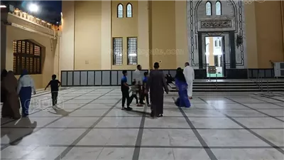 بدء توافد الأهالي والمصطافين بصحبة أطفالهم لأداء صلاة عيد الأضحى بمطروح (صور)