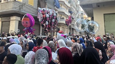 عشان الفرحة تكمل، إقبال أطفال البحيرة على شراء البالونات عقب صلاة عيد الأضحى (فيديو وصور)