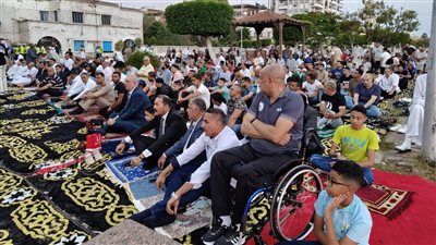 المئات يؤدون صلاة عيد الأضحى في 11 ساحة ببورسعيد وبورفؤاد (صور )
