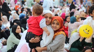 الأطفال يخطفون الأنظار في صلاة عيد الأضحى بالجامع الأزهر (صور)