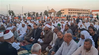  الواحاتية يؤدون صلاة عيد الأضحى المبارك وسط أجواء من البهجة والسرور (صور)
