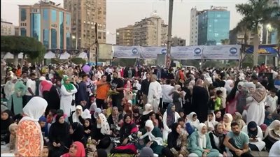 تكبيرات العيد تدوي بمسجد مصطفى محمود مع توافد المصلين لأداء صلاة عيد الأضحى (فيديو)