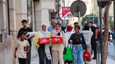 بعد انكسار الحر، توافد المواطنين على شوارع وسط القاهرة فى أولى أيام عيد الأضحى (صور) 