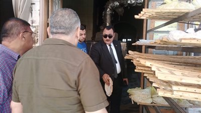 حملات مكثفة على المخابز والأسواق في أول أيام العيد بدمياط (صور)