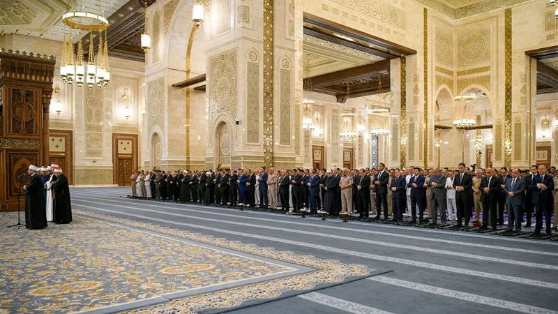 السيسي يؤدى صلاة