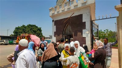  توافد المواطنين على حدائق القناطر في ثاني أيام عيد الأضحى (صور)