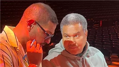 قبل حفل اليوم بدبي، محمد عبده يتغزل في هاني فرحات والمايسترو يصفه بـ