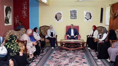 محافظ الإسماعيلية يشارك نزلاء قصر ضيافة كبار السن احتفالهم بعيد الأضحى 