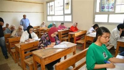 انطلاق قطار امتحانات الثانوية العامة غدا بالدين والتربية الوطنية.. خبير تربوي يوجه نصائح للطلاب للتعامل مع الأسئلة المقالية والاختيارية.. وأولياء الأمور يوجهون رسالة للمراقبين