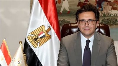 الاحتفاء بالأبنودي والسيرة الهلالية بمترو الأنفاق والقطار السريع في عيد الأضحى (صور)