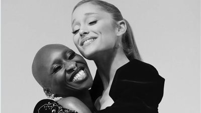  سينثيا إيريفو تشكر أريانا جراندي لتشجيعها على إصدار ألبومها الجديد