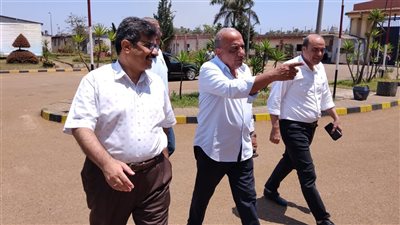 وزير الكهرباء يقضي ثالث أيام العيد مع العاملين في محطة توليد أبو قير الجديدة 
