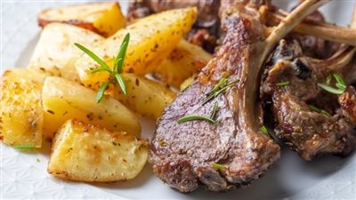 طريقة عمل الريش البقري بالبطاطس، أكلة مميزة فى العيد