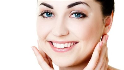  قناع الذهب الأخضر لبشرة مضيئة في العيد 