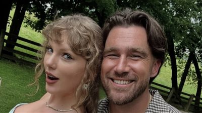  أحدث ظهور لـ تايلور سويفت وحبيبها ترافيس كيلسي (صور)