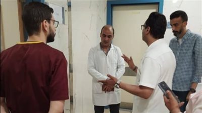 وكيل الصحة بسوهاج يفاجئ مستشفى طهطا رابع أيام العيد (صور)