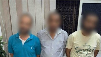 القبض على 3 احتجزوا 