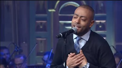 تامر عاشور: مش بحب الدموع وبهزر طول الوقت وهذا رأيي في جمهور الأوبرا 