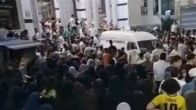 شاهد، لحظة وصول جثمان الشهيد خالد عبد العال ضحية حريق العاشر من رمضان