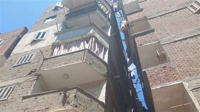 مفاجأة صادمة بشأن عقار مائل في حي وسط بالإسكندرية 