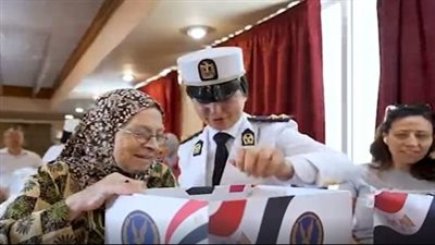 هدايا وجولات نيلية وعروض ترفيهية، الداخلية تحتفل بعيد الأضحى مع كبار السن (صور)