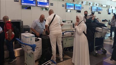 أول صور لرحلات مصر للطيران لإعادة حجاج بيت الله الحرام