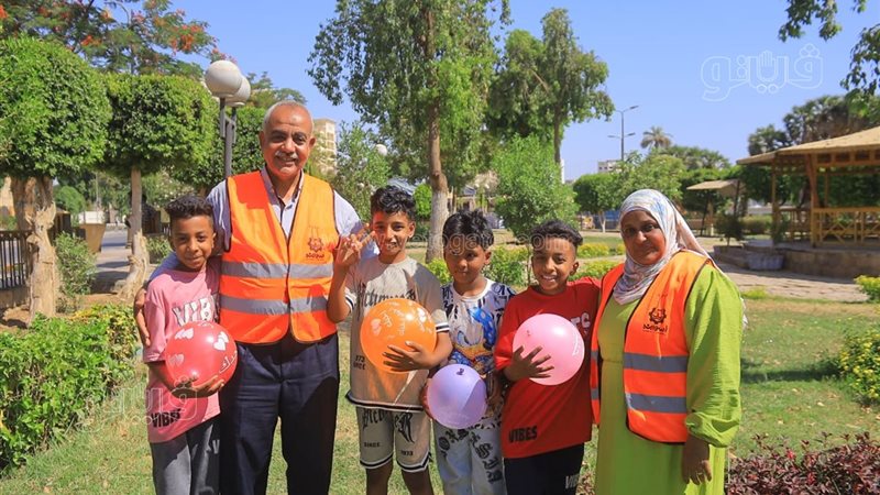 توزيع الهدايا على