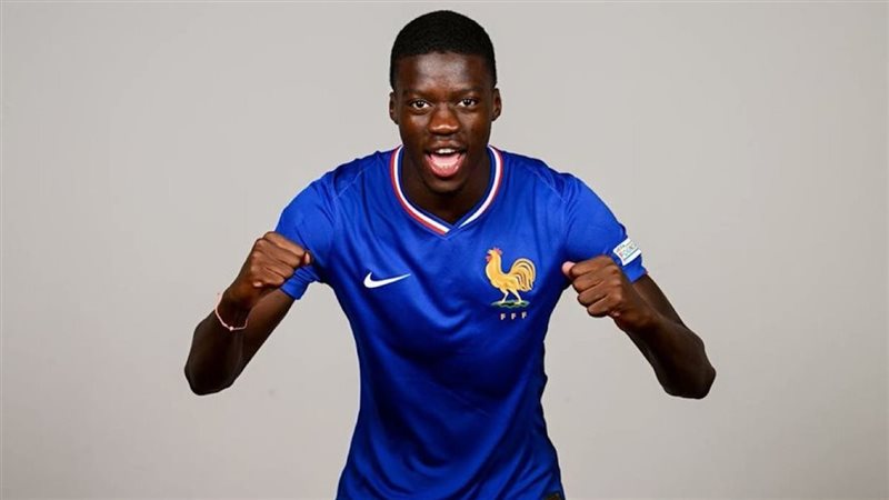 مامادو سار،فيتو