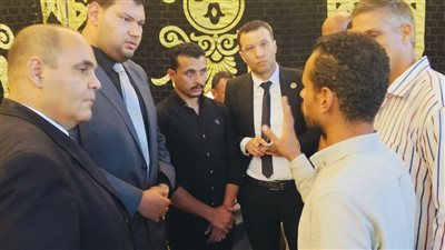 فريق من مديرية عمل الدقهلية يقدم واجب العزاء إلى أسرة الشهيد خالد شوقي (صور)