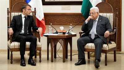 عباس لـ ماكرون: لا نريد لـ حماس أي دور في حكم غزة