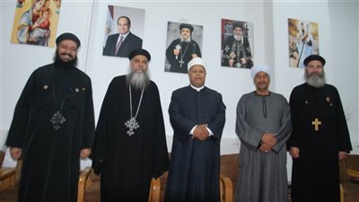 بتكليف من شيخ الأزهر، منسق بيت العائلة المصرية يترأس وفدًا لزيارة كنيسة العذراء بإسنا (صور)