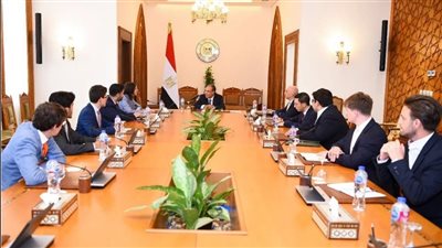 وزير الخارجية يلتقي مجموعة من طلاب الجامعات بالمملكة المتحدة 