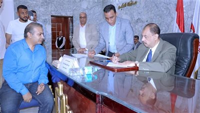 محافظ سوهاج يعقد اللقاء الجماهيري الأسبوعي للاستماع إلى شكاوى وطلبات المواطنين 