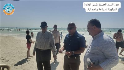 رئيس إدارة المصايف بالإسكندرية يتابع انتظام العمل داخل الشواطئ