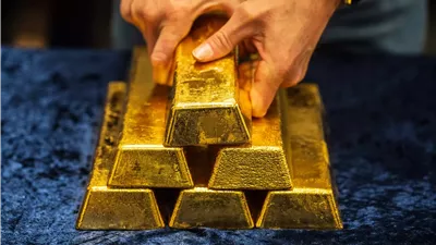 تراجع جديد في أسعار الذهب بمنتصف تعاملات اليوم 