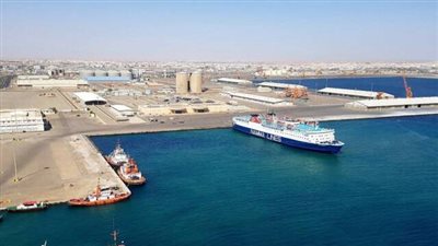 تداول 11 ألف طن بضائع و632 شاحنة بموانئ البحر الأحمر