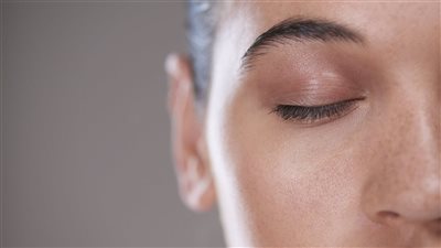 نصائح لحماية البشرة من الاسمرار، مع التعرض لأشعة الشمس 