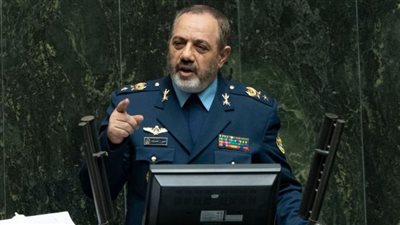 وزير الدفاع الإيراني يهدد بضرب القواعد الأمريكية بالمنطقة في هذه الحالة 