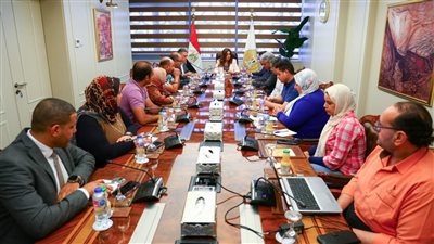 13 مركزا تقدم 186 خدمة محلية للمواطنين، منال عوض تتابع العمل بمنظومة المراكز التكنولوجية 