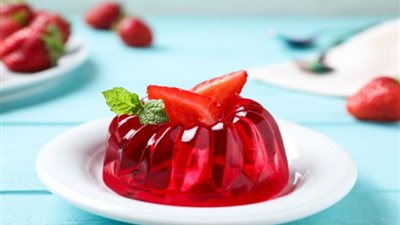 طريقة عمل الجيلي بنكهات مختلفة، حلوى أساسية في الصيف